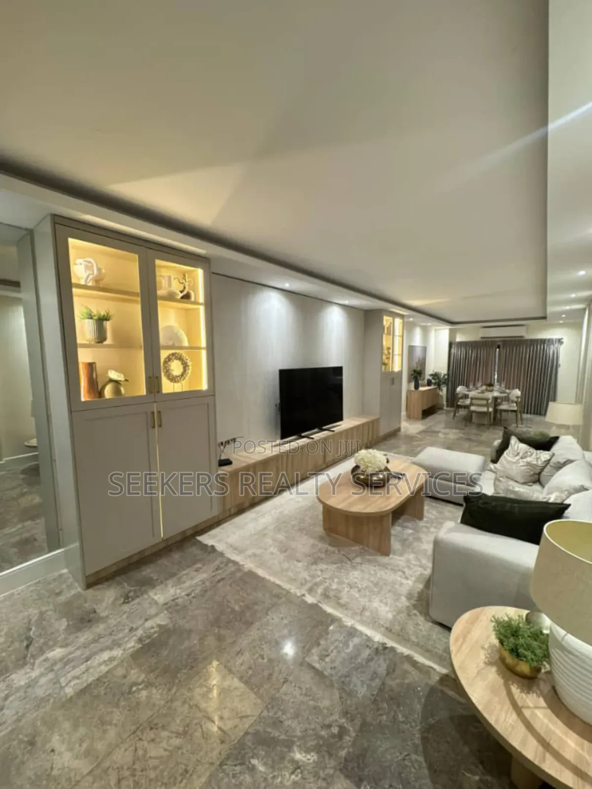 5bdrm Townhouse/Terrace in Seekers Realty, Cantonments for sale in Cantonments