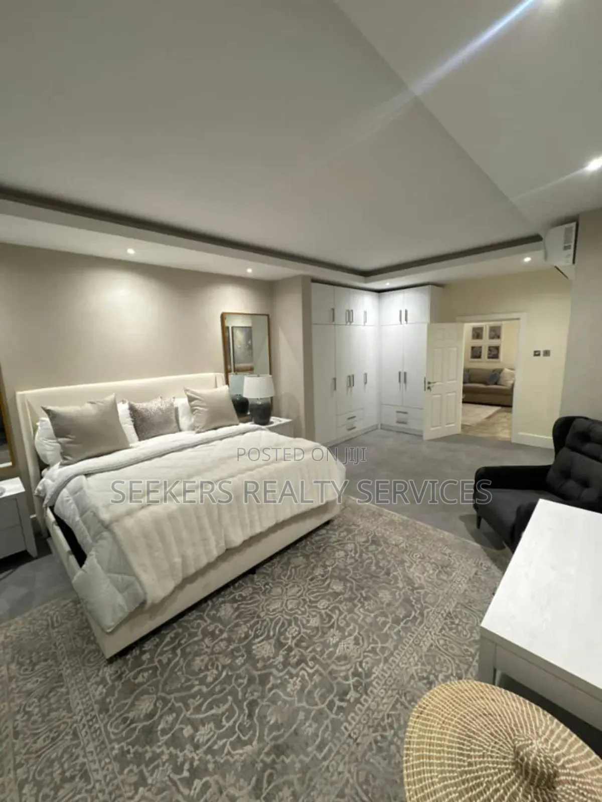 5bdrm Townhouse/Terrace in Seekers Realty, Cantonments for sale in Cantonments