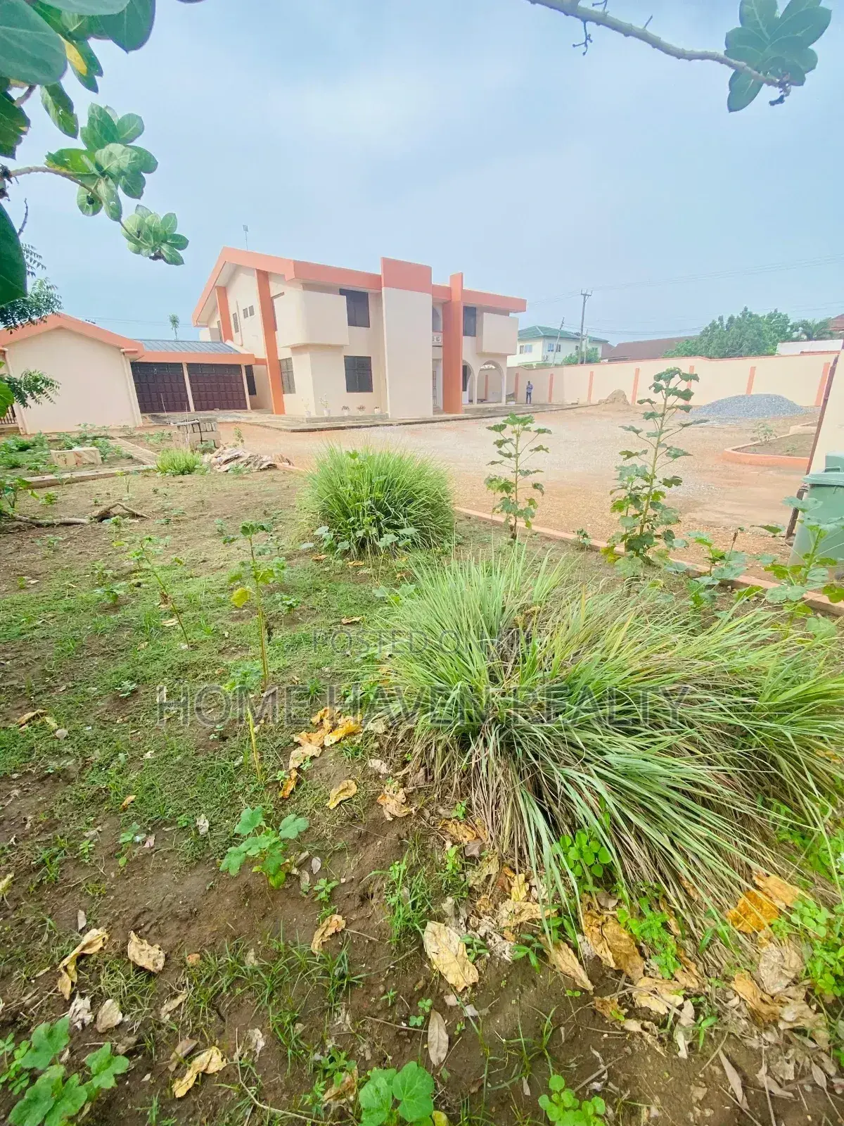 6bdrm House in North Legon for sale in North Legon