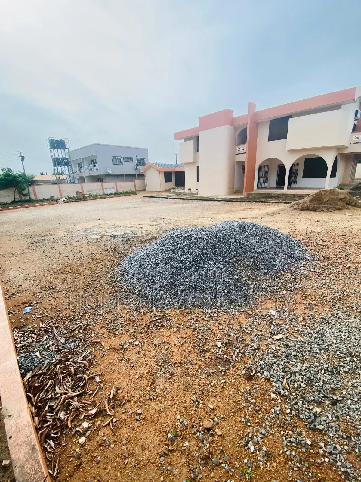 6bdrm House in North Legon for sale in North Legon