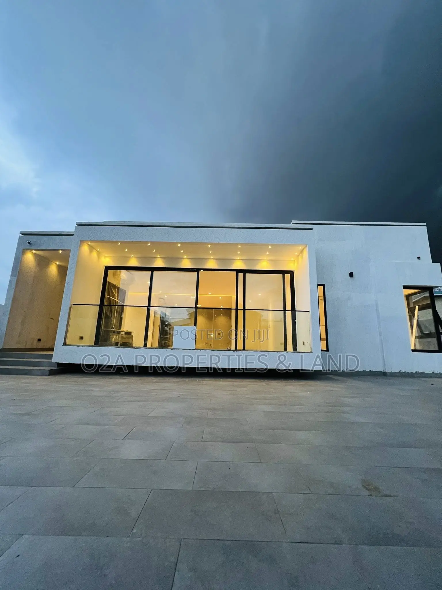 3bdrm Bungalow in Ashaley Botwe, for sale in Lake Side Estate