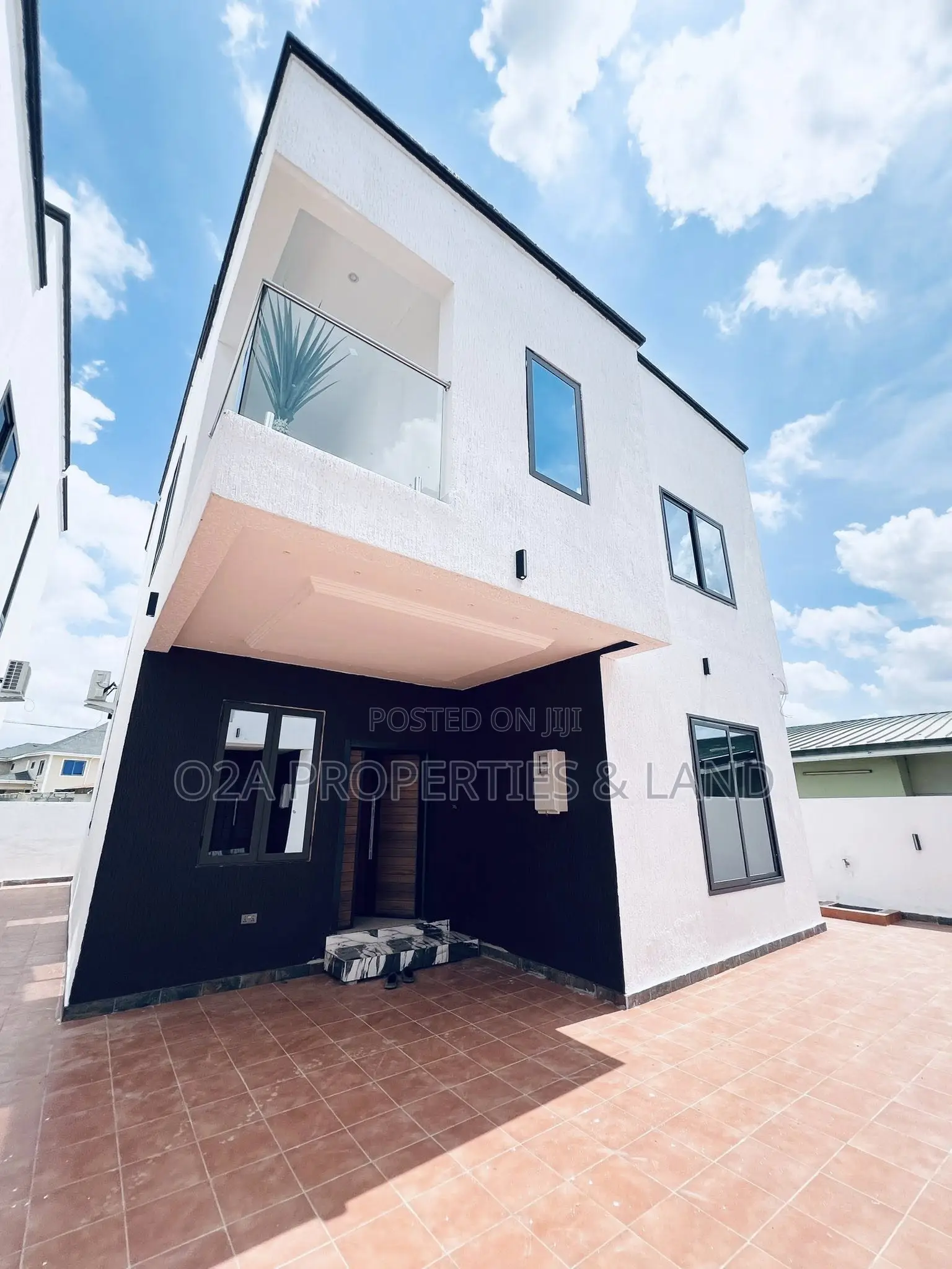 3bdrm Townhouse/Terrace in Ashaley Botwe, Nmai-Dzorn for sale in Nmai-Dzorn