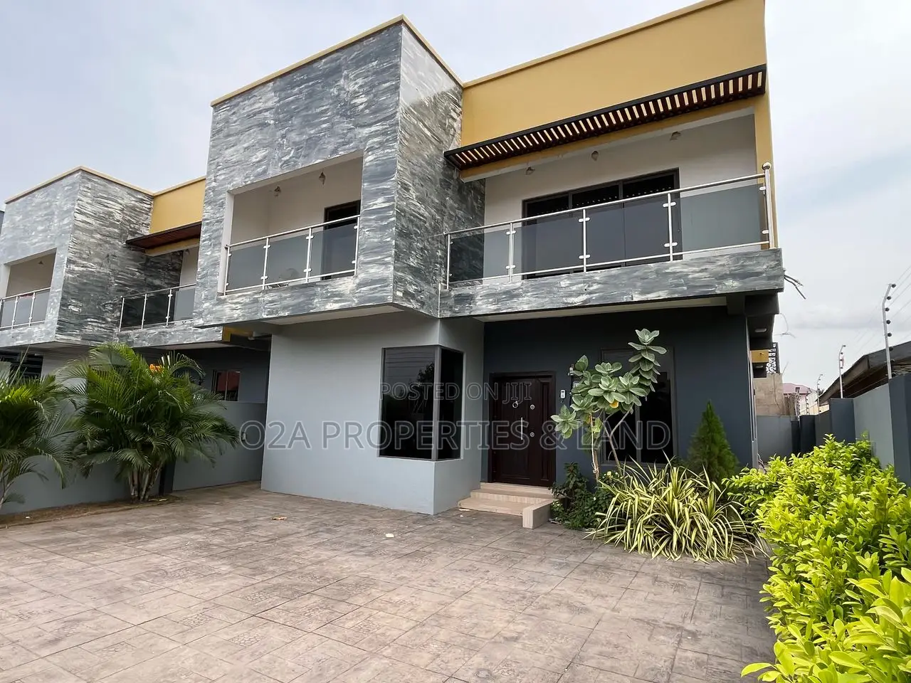 4bdrm House in Oyarifa, Ghana Flag for sale in Ghana Flag