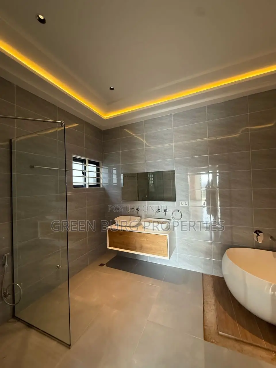 4bdrm House in Lake Side Estate for sale in Lake Side Estate