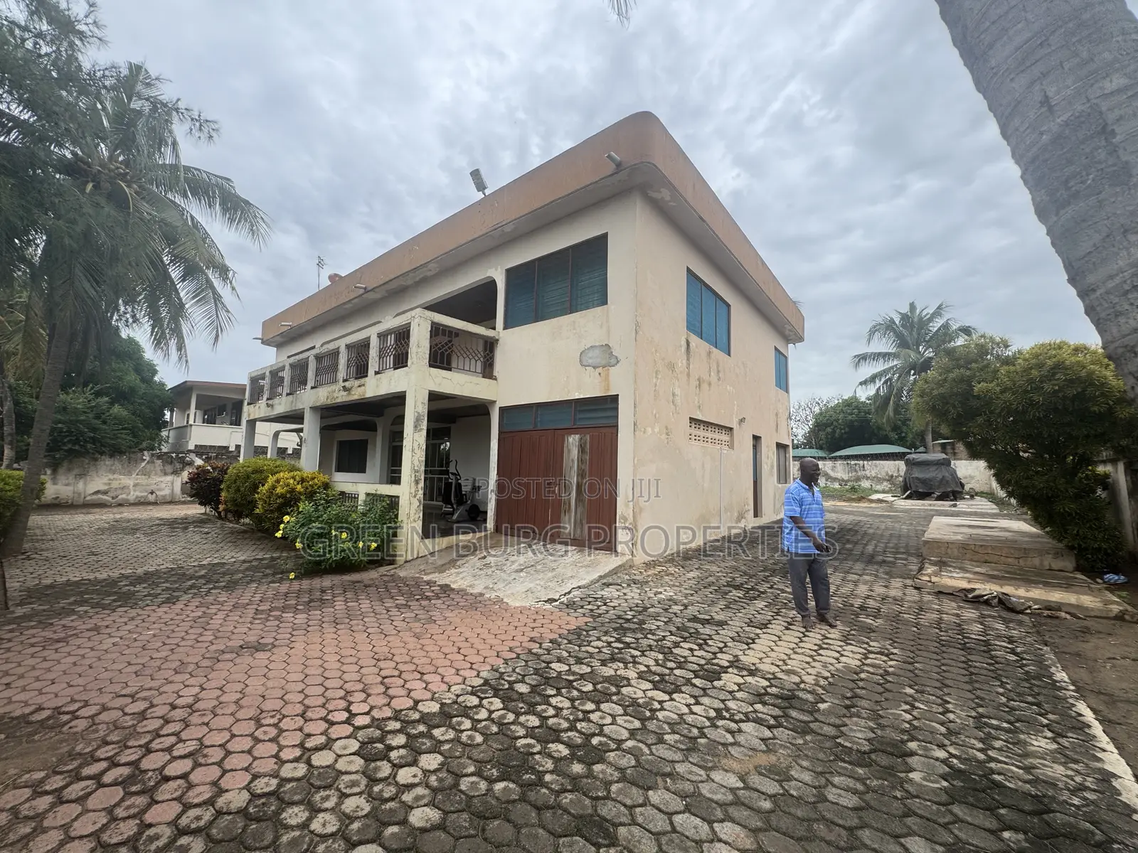 Office and Warehouse to-Let in Nungua