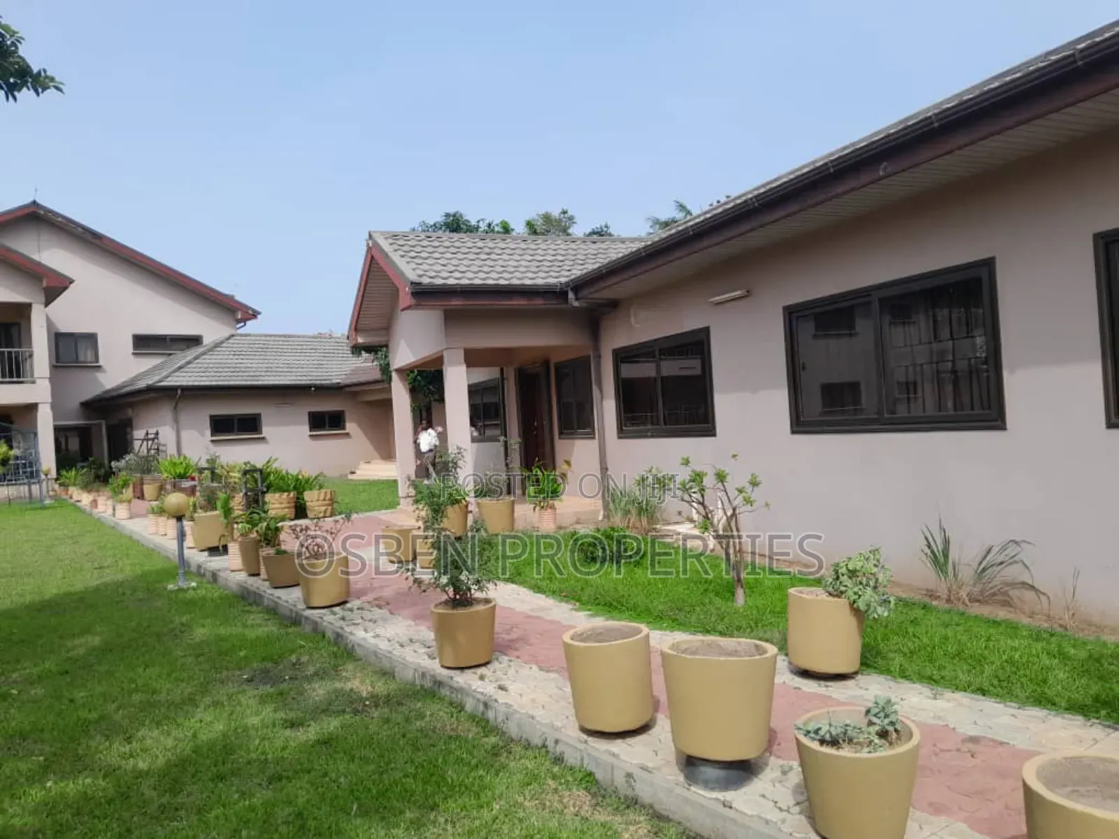 Furnished 7bdrm Mansion in Osben Properties, Cantonments for sale in Cantonments