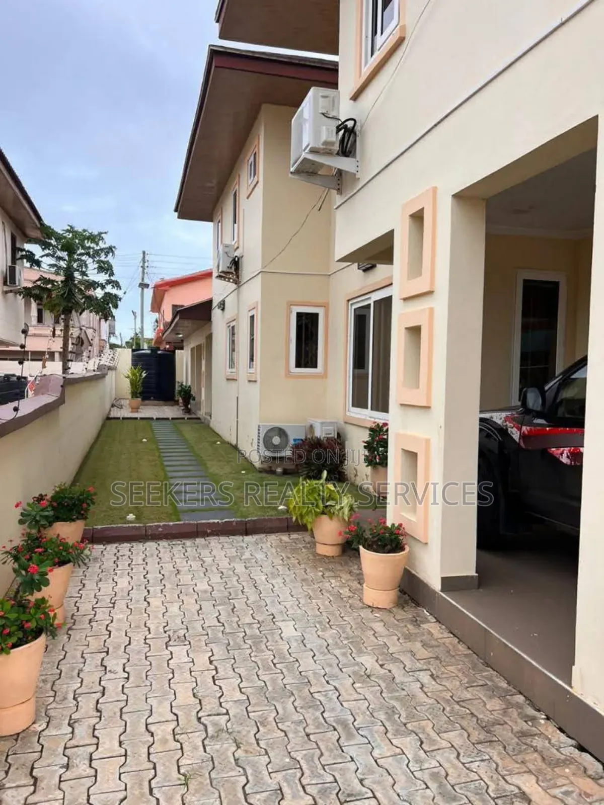 5bdrm House in Seekers Realty, Sakumono for sale in Sakumono