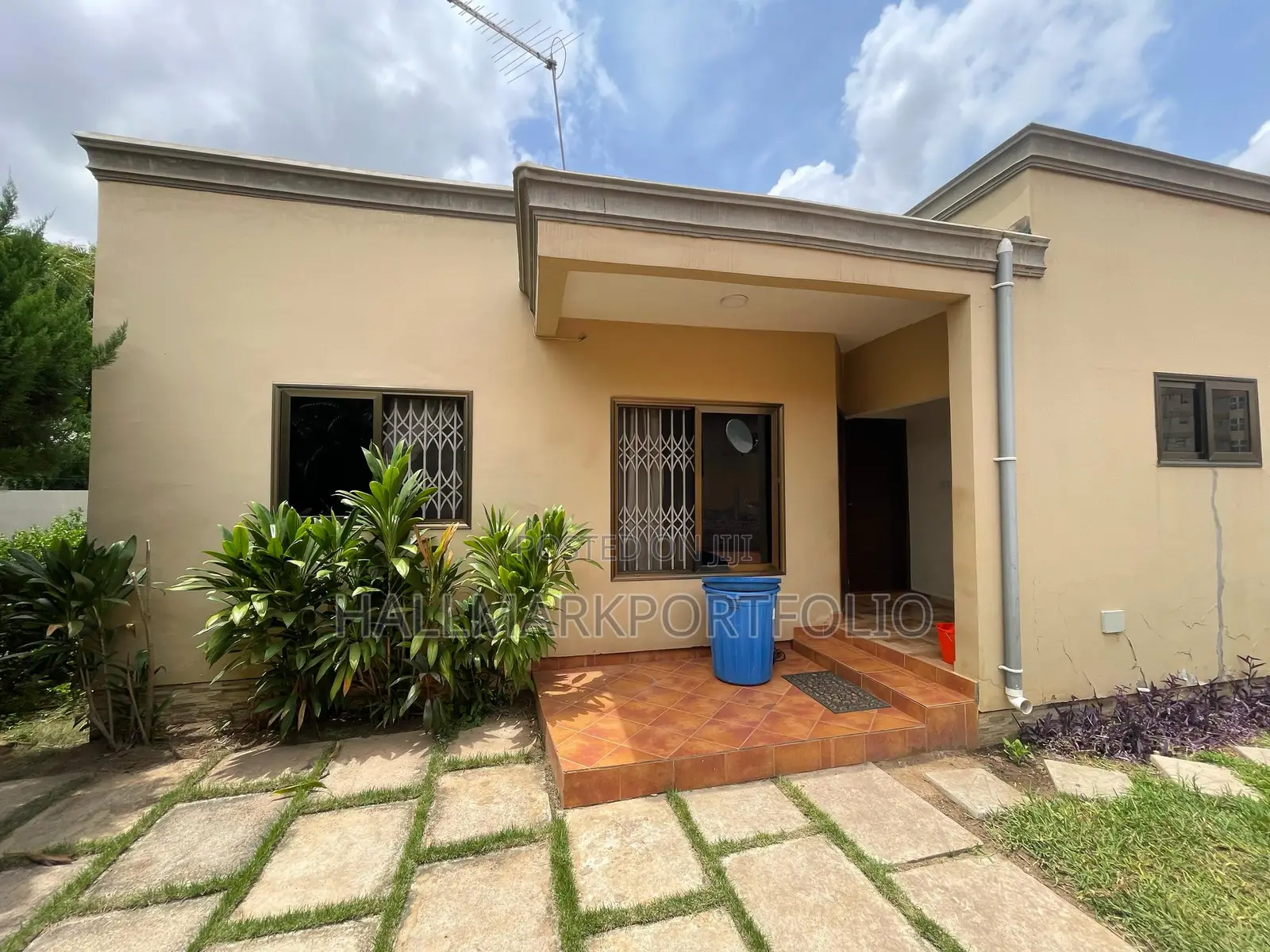 Furnished 4bdrm House in East Airport, Accra Metropolitan for sale in Accra Metropolitan