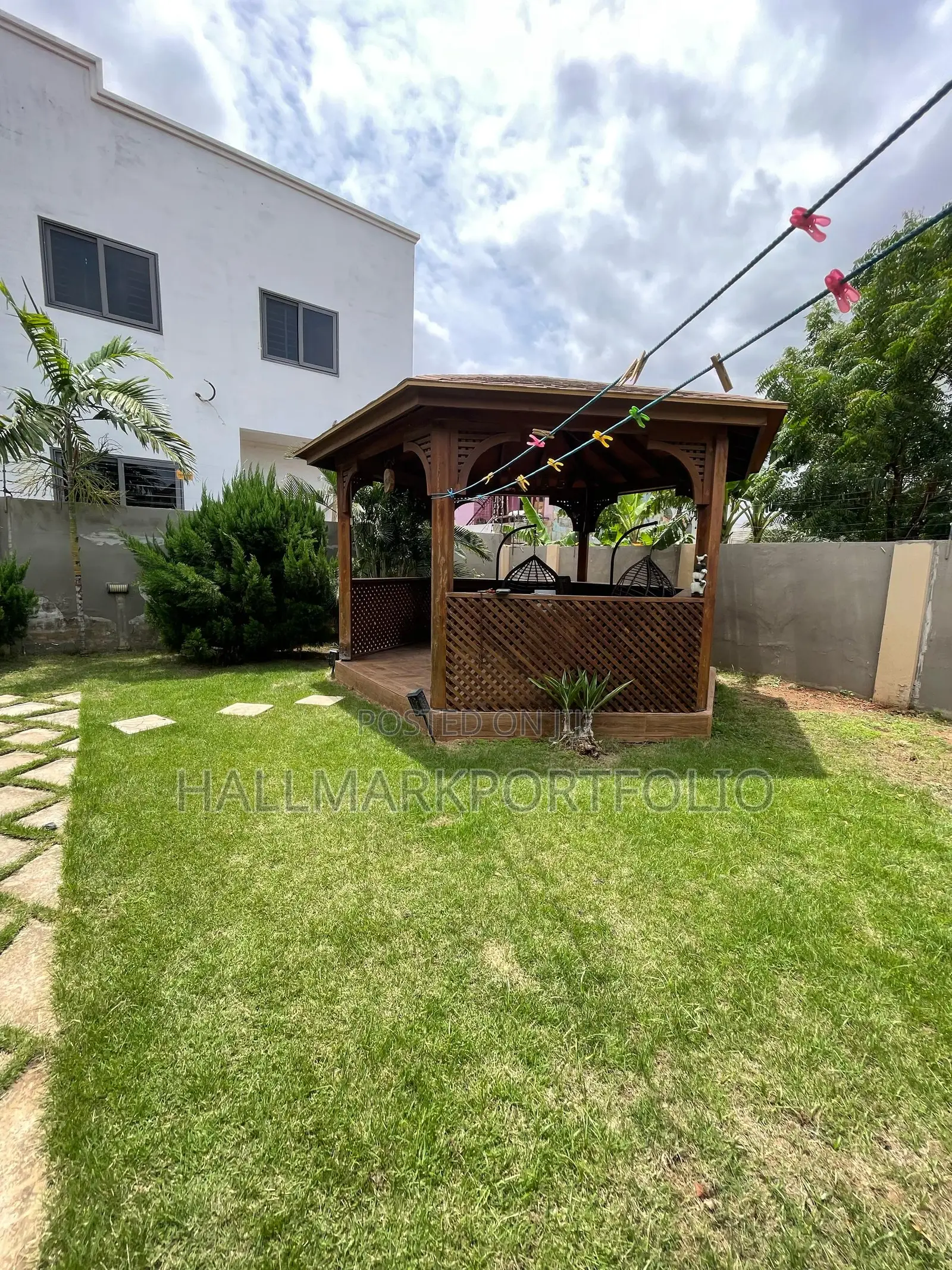 Furnished 4bdrm House in East Airport, Accra Metropolitan for sale in Accra Metropolitan