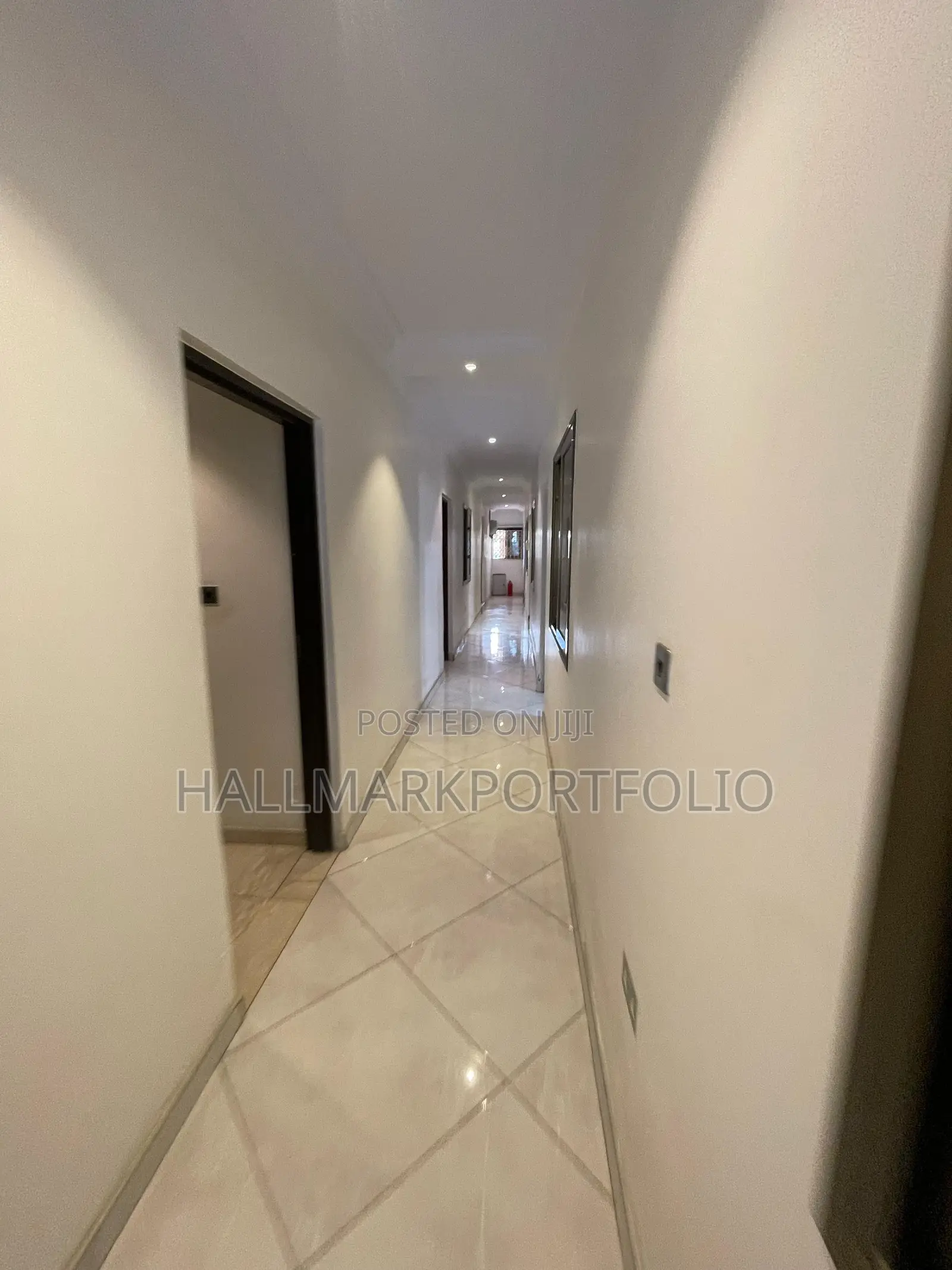 Furnished 4bdrm House in East Airport, Accra Metropolitan for sale in Accra Metropolitan