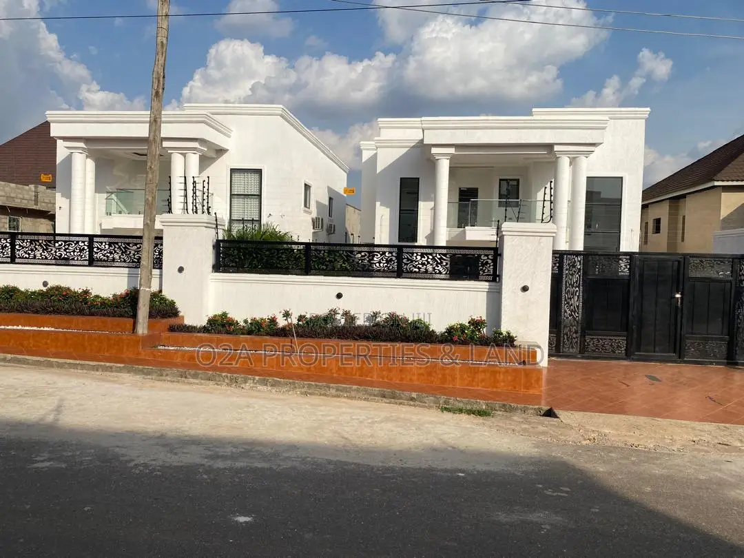 Furnished 5bdrm House in Kumasi Hilltop for sale in Kumasi Metropolitan