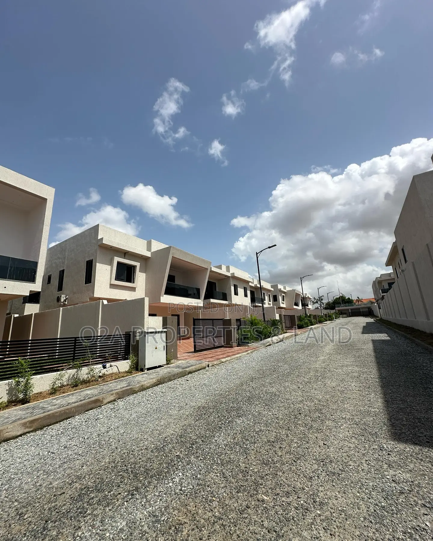 4bdrm House in East Airport for sale in Airport Residential Area