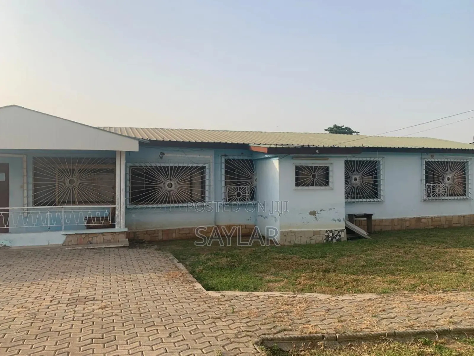 3 Bedrooms House Sitting on 90/100 Land Size Tema Comm12 in Accra Metropolitan