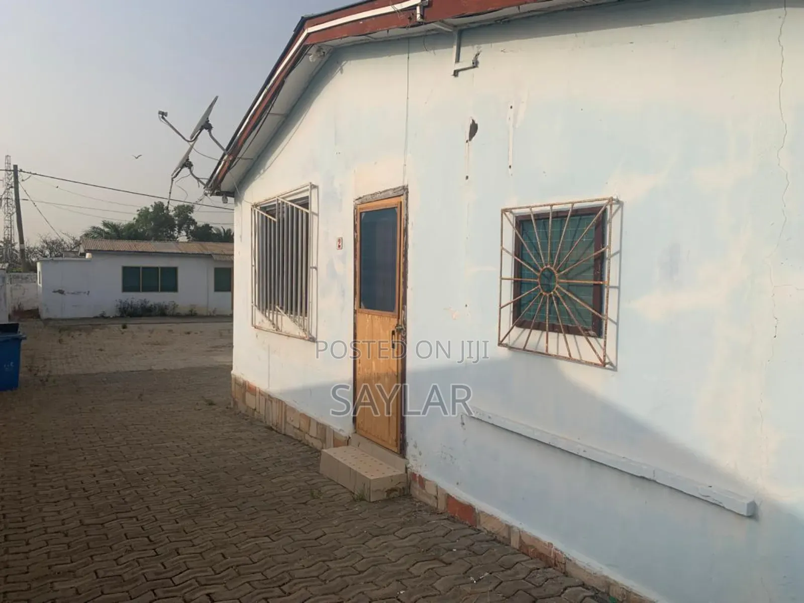 3 Bedrooms House Sitting on 90/100 Land Size Tema Comm12 in Accra Metropolitan