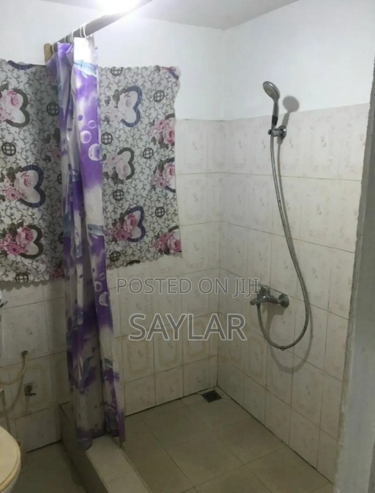 3 Bedrooms House Sitting on 90/100 Land Size Tema Comm12 in Accra Metropolitan