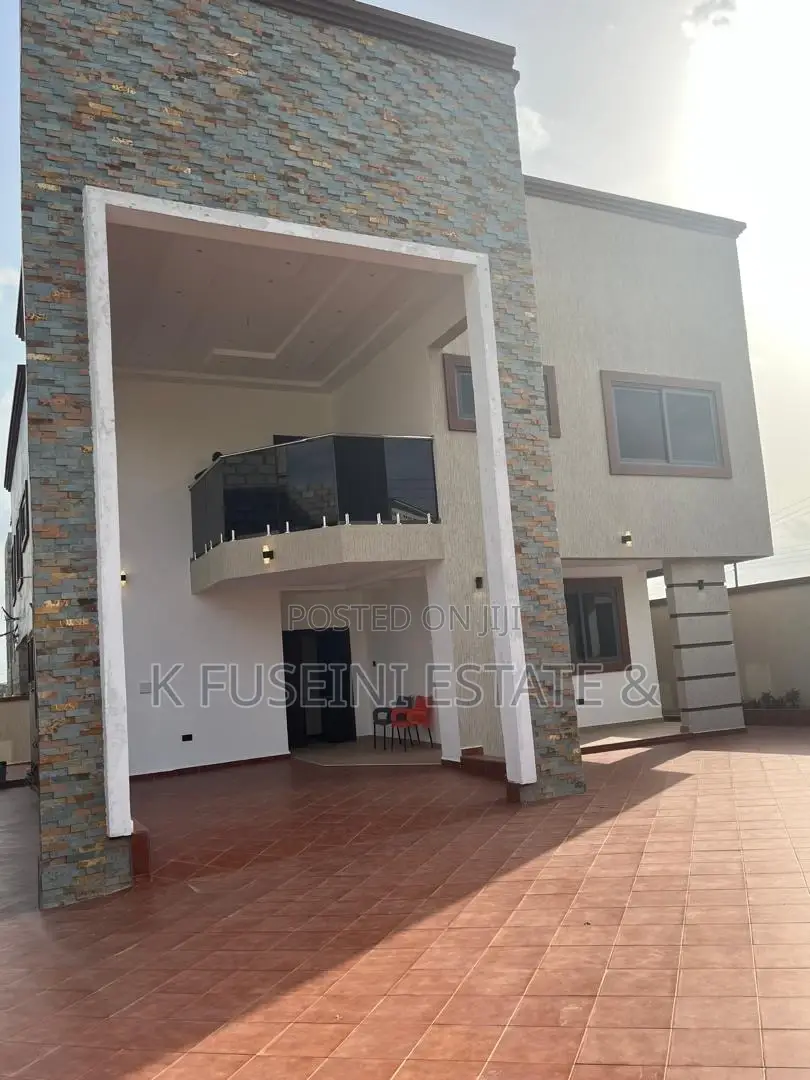 4bdrm House in K Fuseini Estate, Kumasi Metropolitan for sale in Kumasi Metropolitan