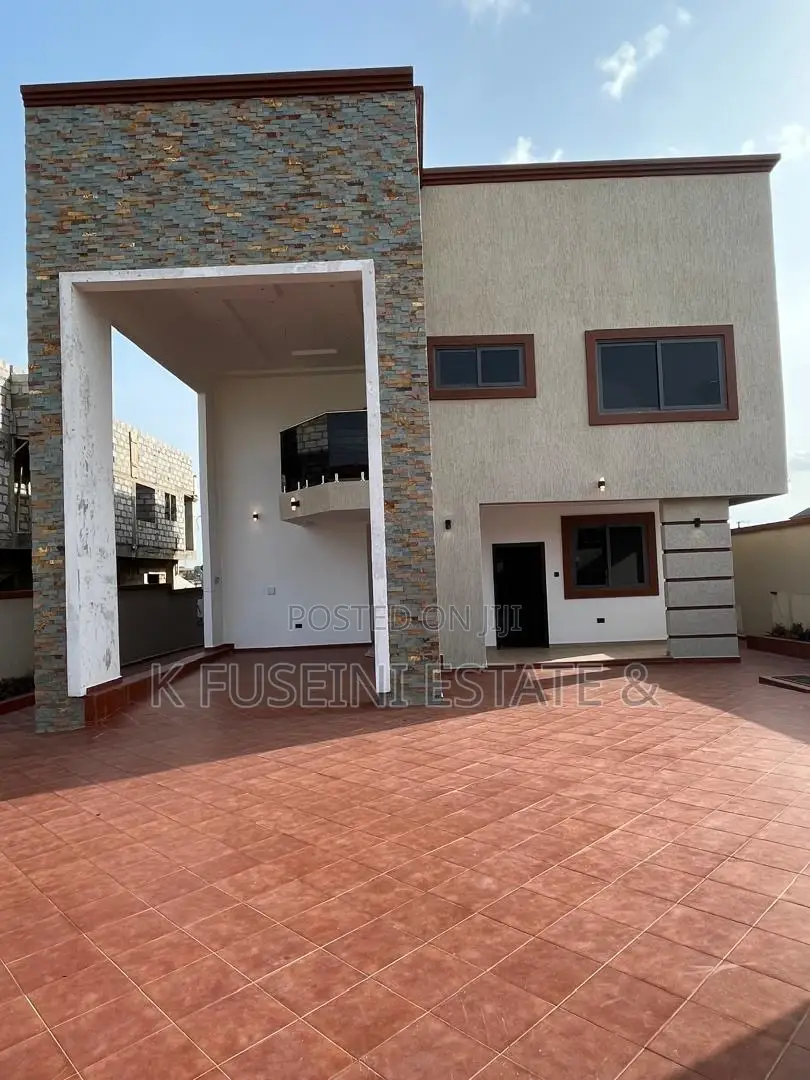 4bdrm House in K Fuseini Estate, Kumasi Metropolitan for sale in Kumasi Metropolitan