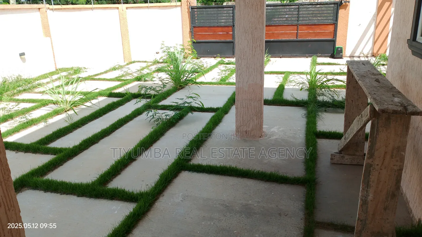 4bdrm Duplex in Tiyumba Real Estate, Airport Residential Area for rent in Airport Residential Area