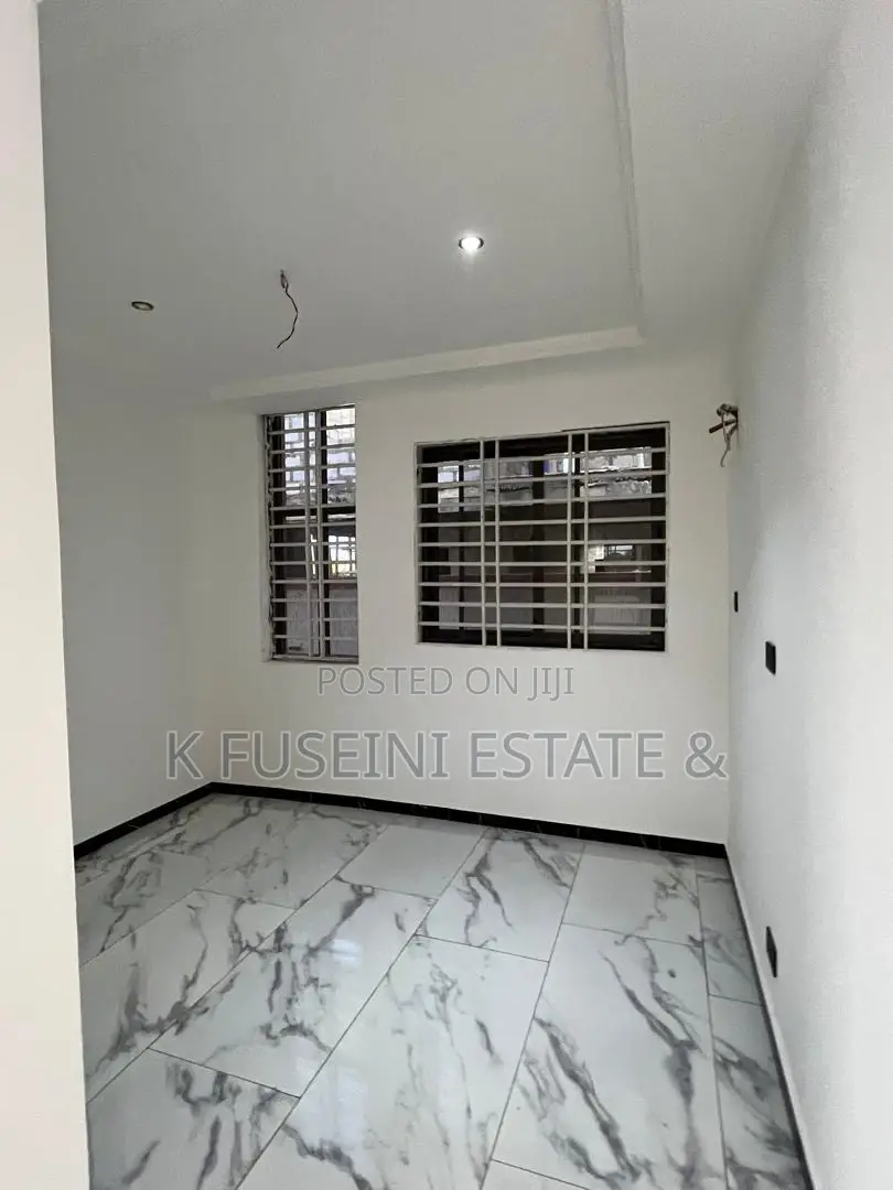 5bdrm House in K Fuseini Estate, Kumasi Metropolitan for sale in Kumasi Metropolitan