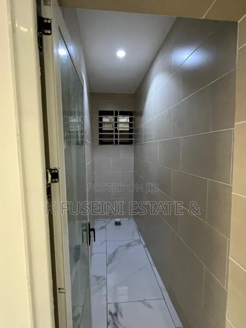 5bdrm House in K Fuseini Estate, Kumasi Metropolitan for sale in Kumasi Metropolitan
