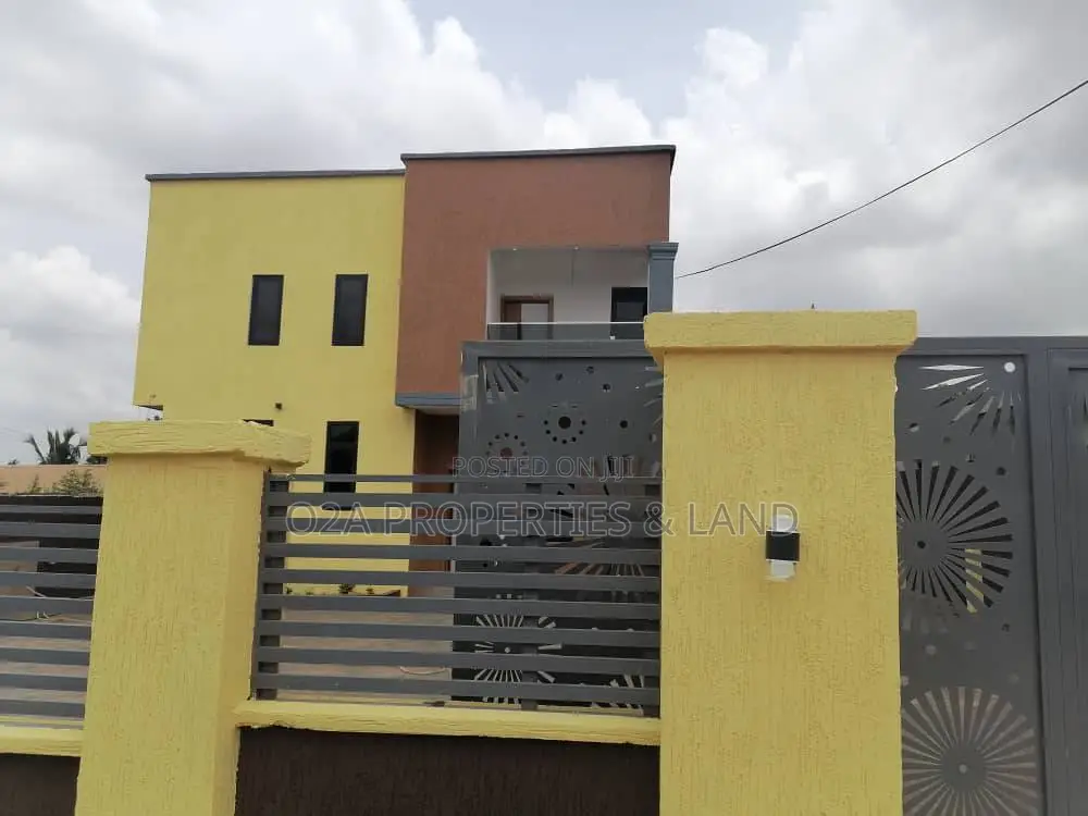 4bdrm House in Franco Estate, Amasaman for sale in Amasaman