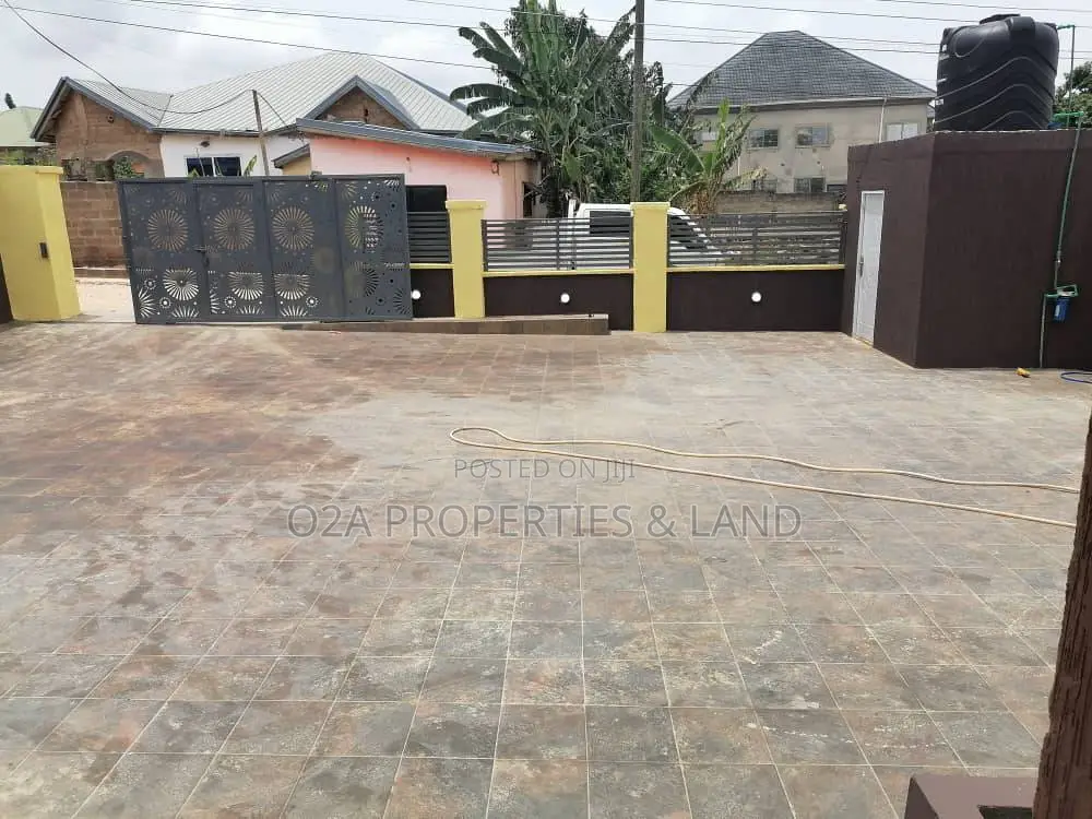 4bdrm House in Franco Estate, Amasaman for sale in Amasaman