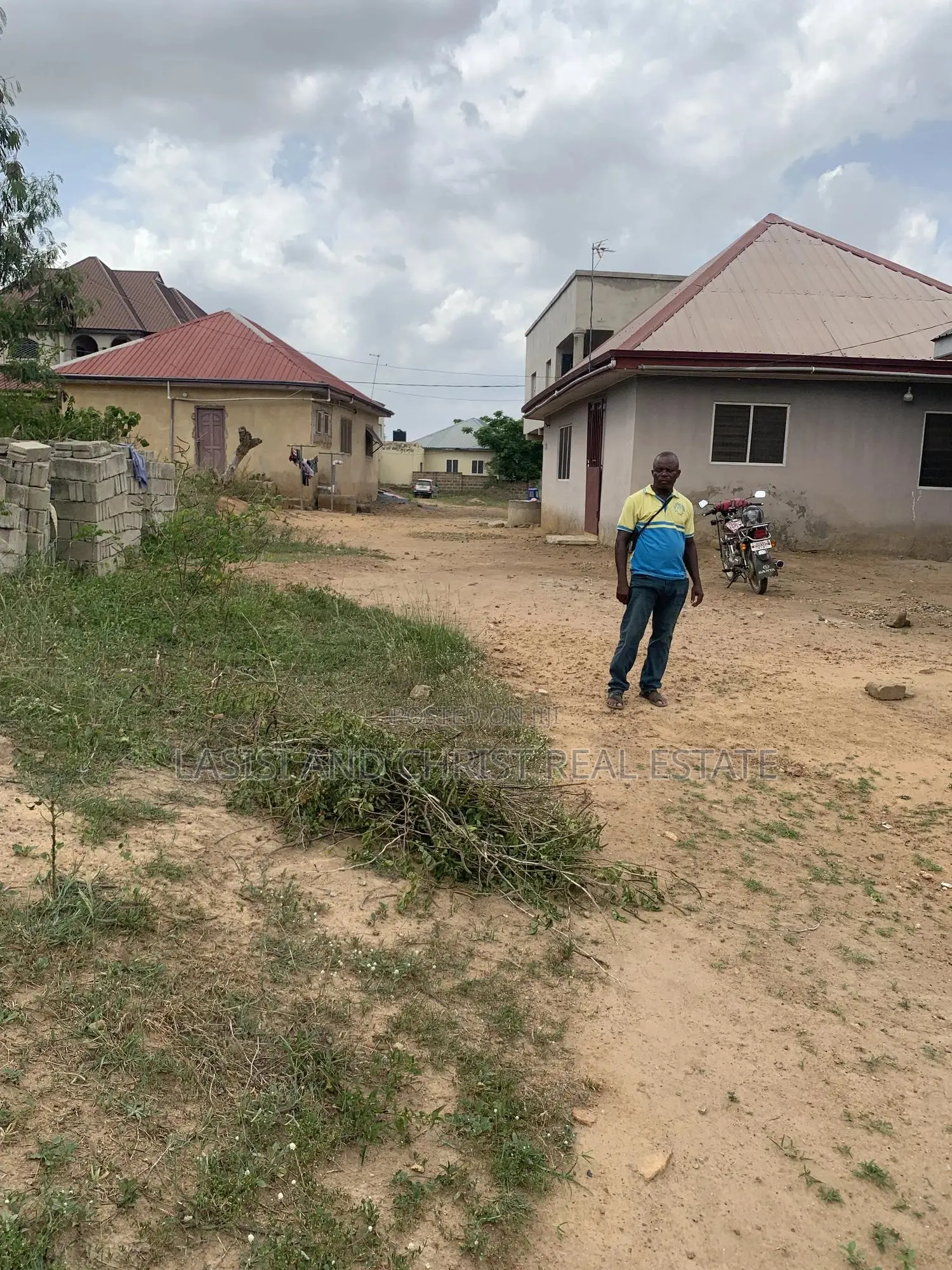 2bdrm House in Lasisi And Christ, Accra Metropolitan for sale in Accra Metropolitan