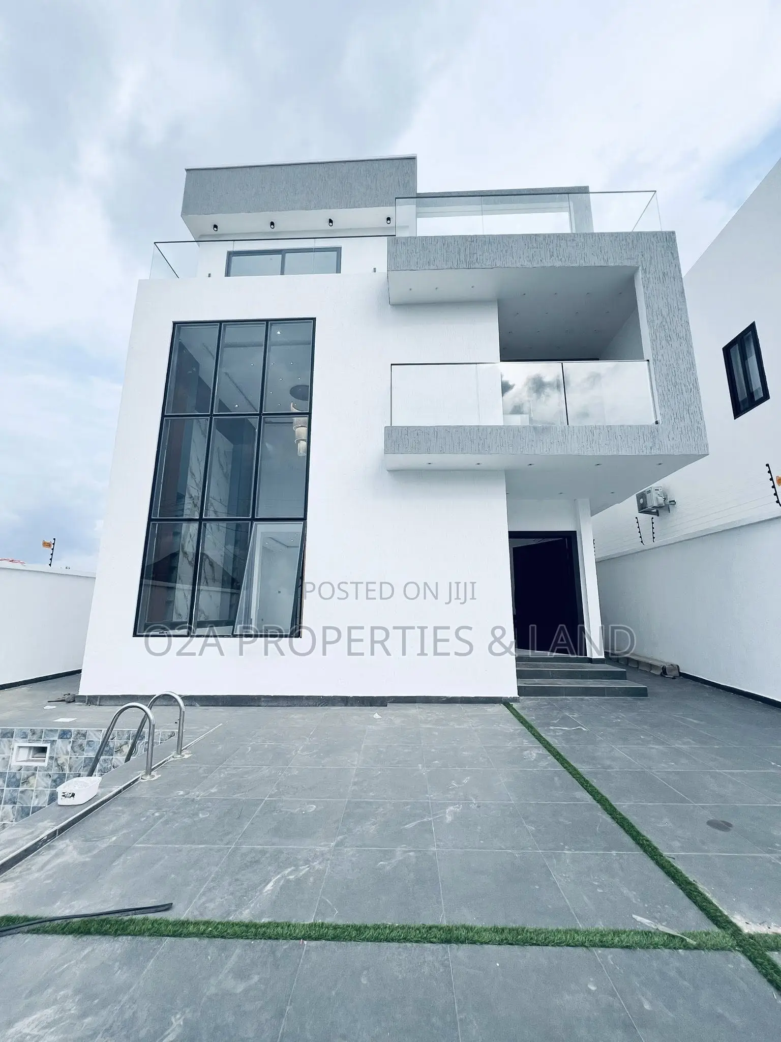 4bdrm House in Ashaley Botwe, Lake Side Estate for sale in Lake Side Estate