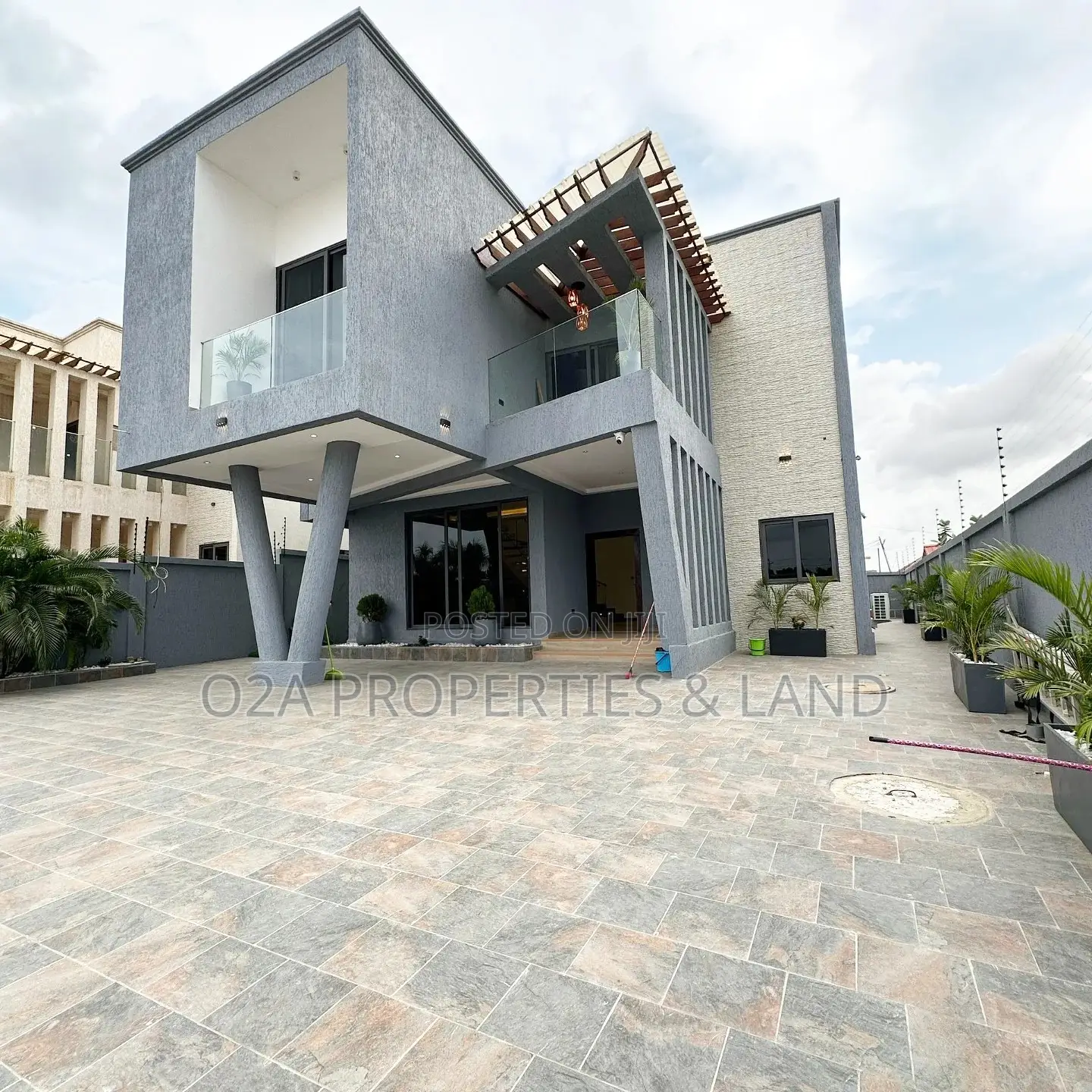 4bdrm House in East Legon Hills, Bawaleshie for sale in Bawaleshie