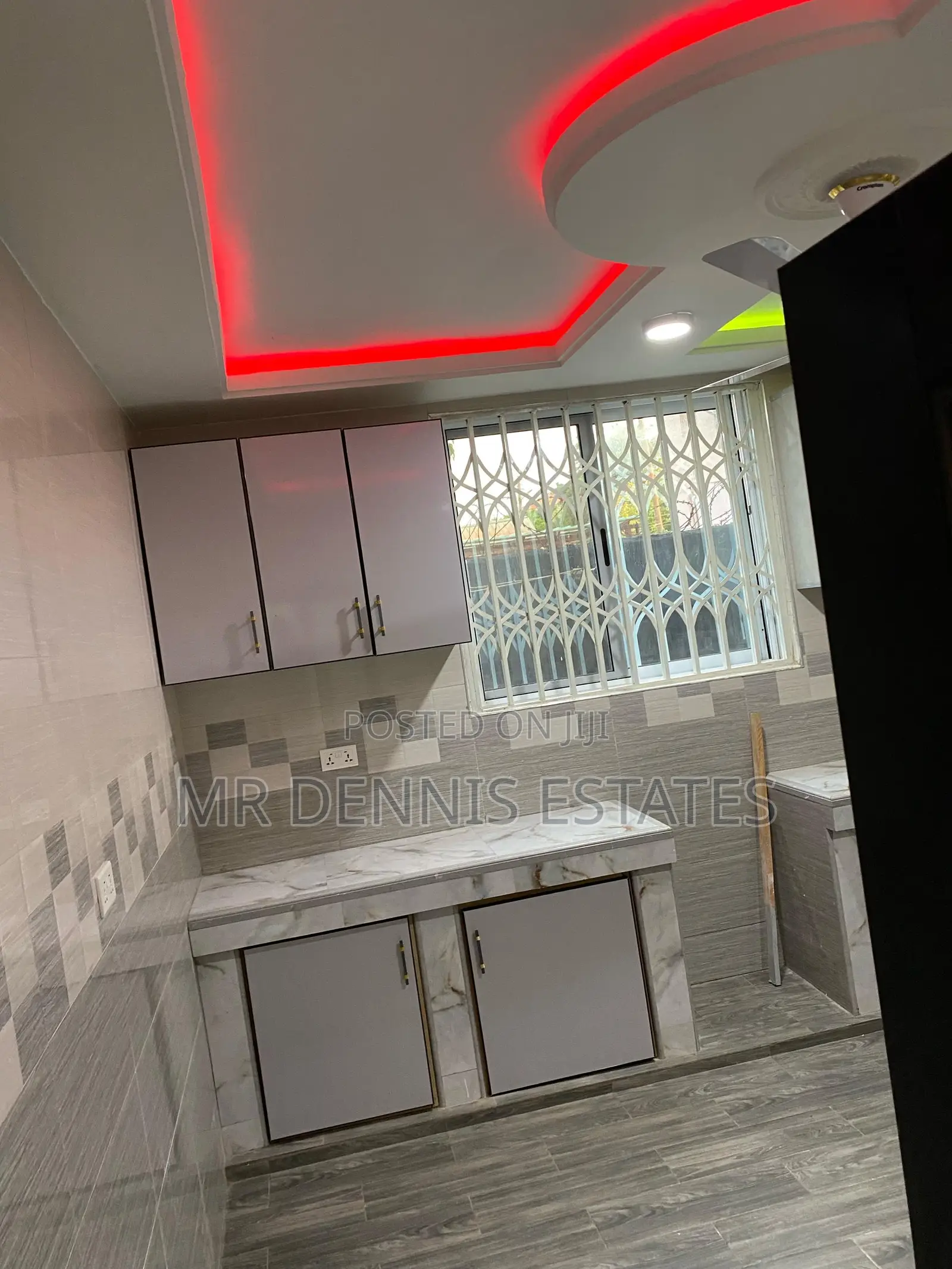 3bdrm Apartment in Westhills Mall for rent in West Hills Mall Area