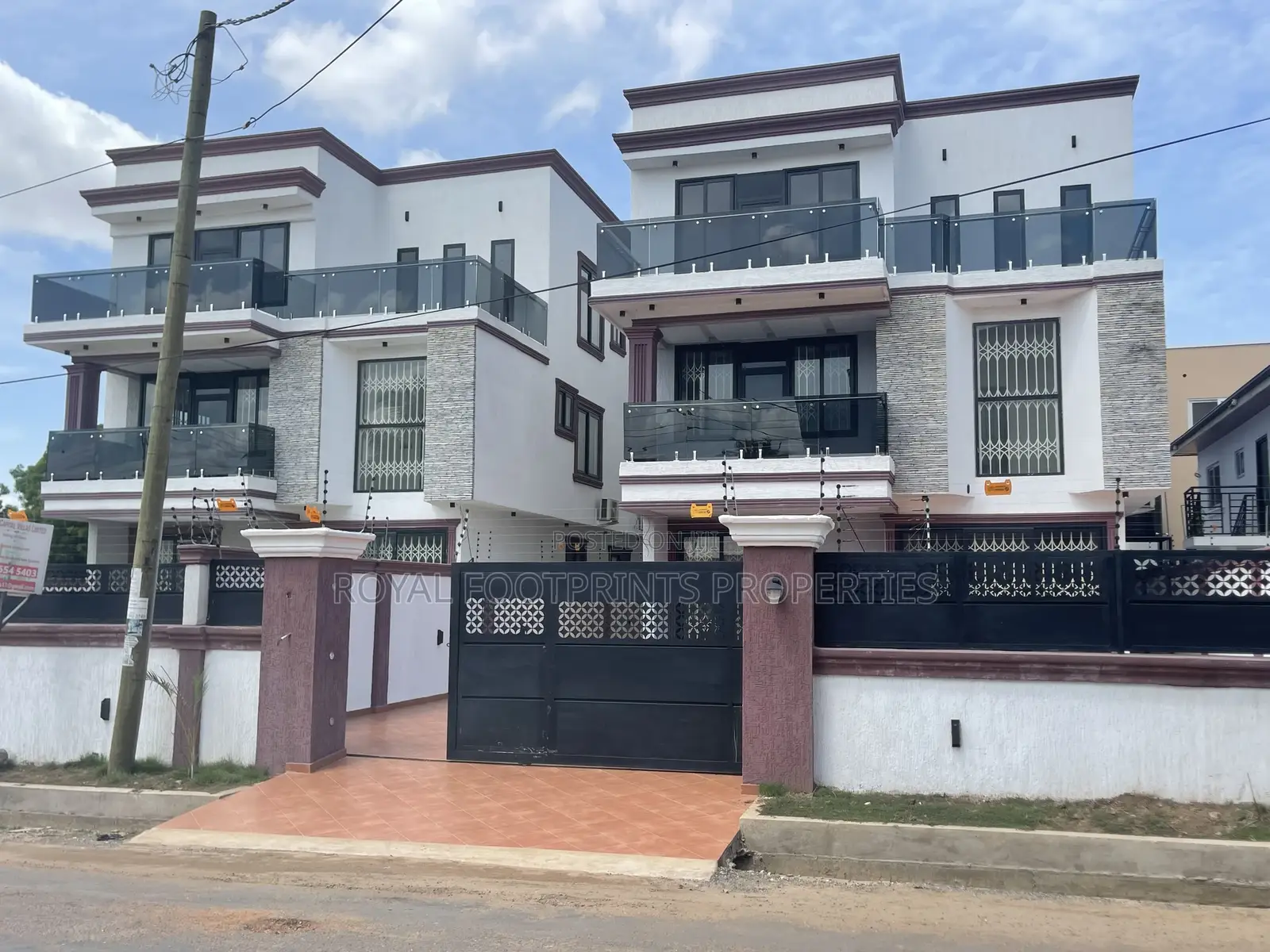 5bdrm House in Luxelooks Properties, East Legon for sale in East Legon
