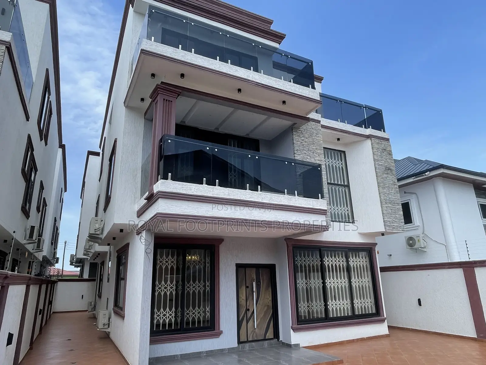 5bdrm House in Luxelooks Properties, East Legon for sale in East Legon
