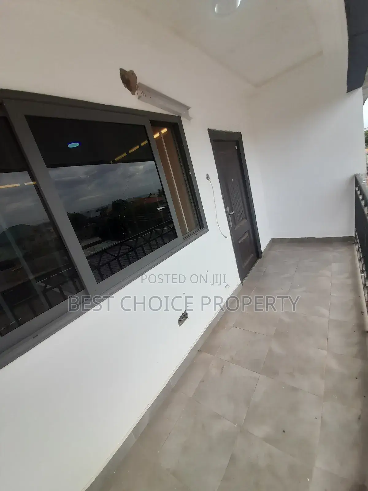 2 Bedrooms Apartments Available at Lakeside for Rent in Lake Side Estate