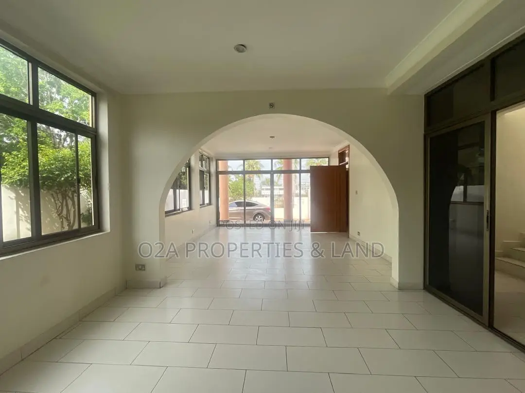 8bdrm House in Airport Residential for rent in Airport Residential Area