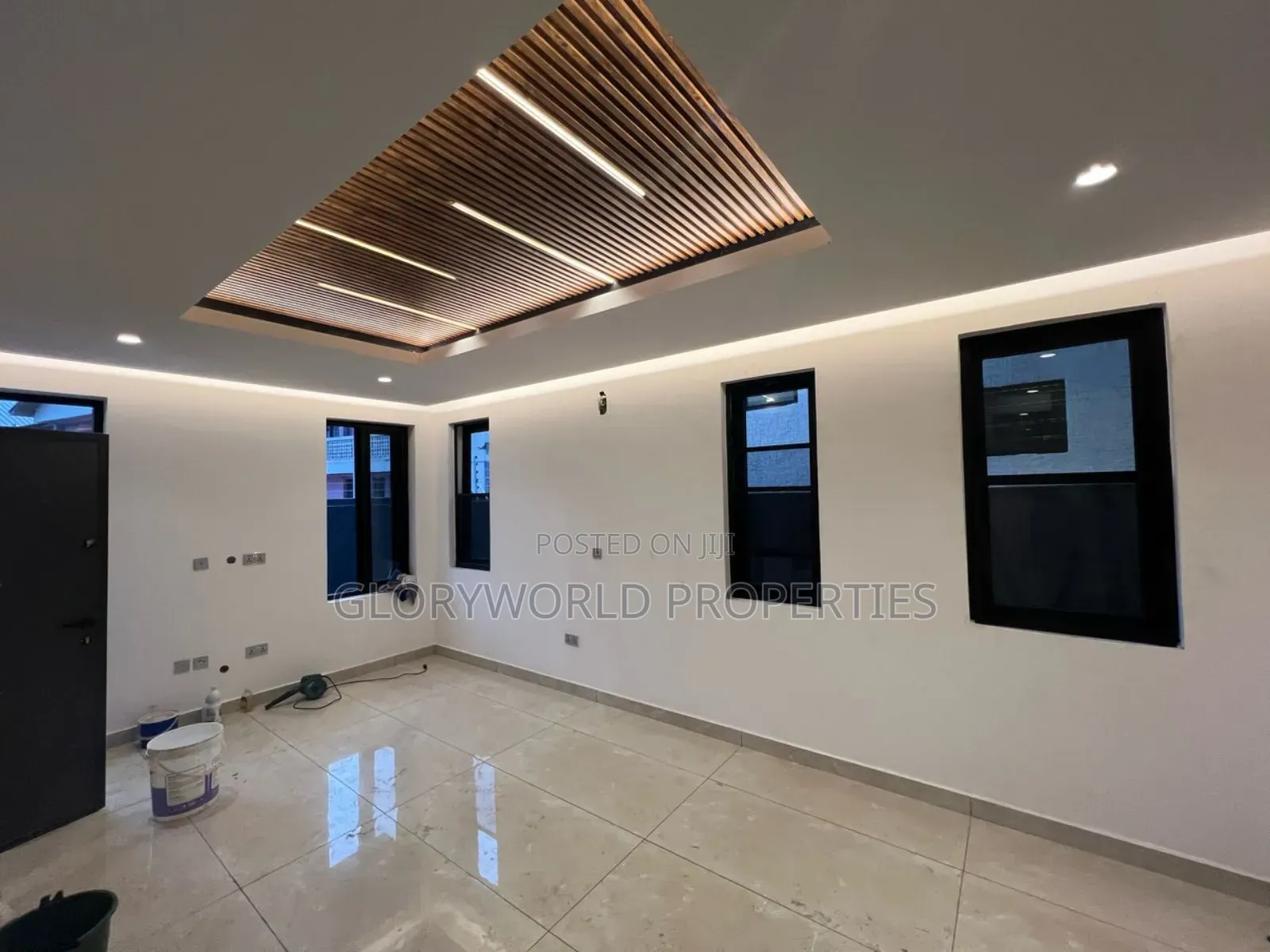 4bdrm Duplex in Ashaley Botwe for sale in Ashaley Botwe