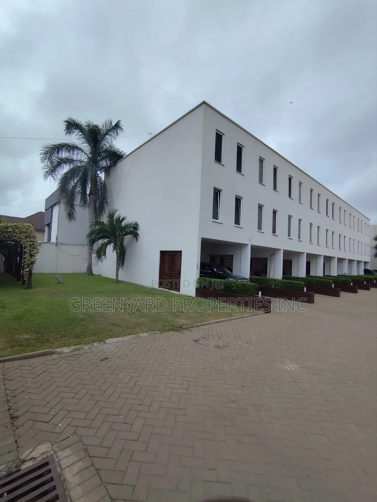 Furnished 3bdrm Townhouse / Terrace in Ghana Link, East Legon for rent in East Legon
