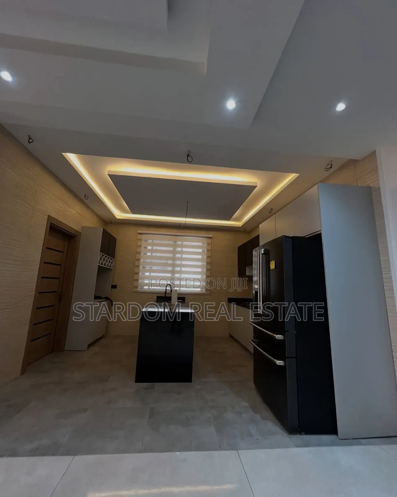 5bdrm Duplex in Ashaley Botwe for sale in Ashaley Botwe