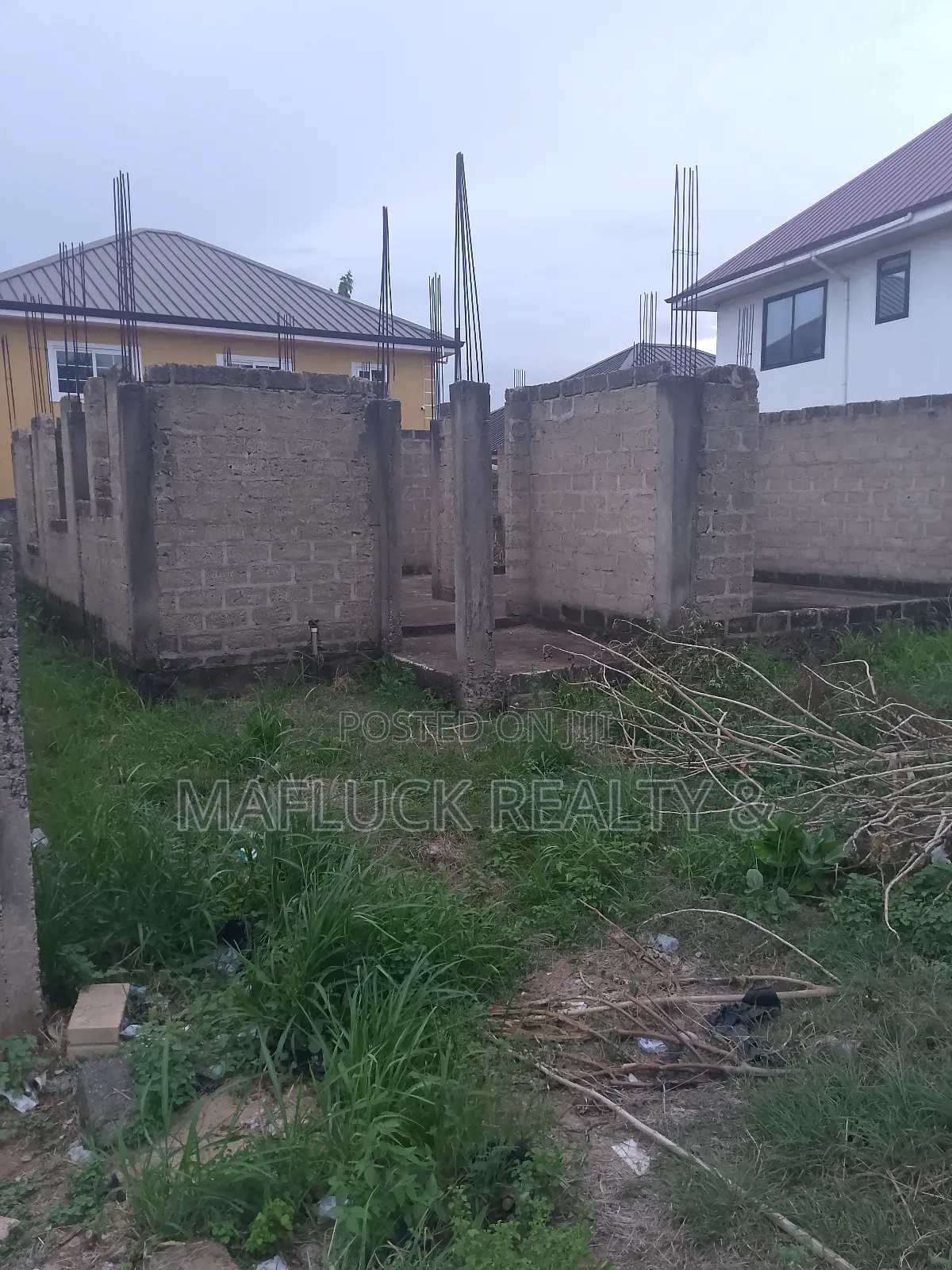 Land for Sale in Lake Side Estate