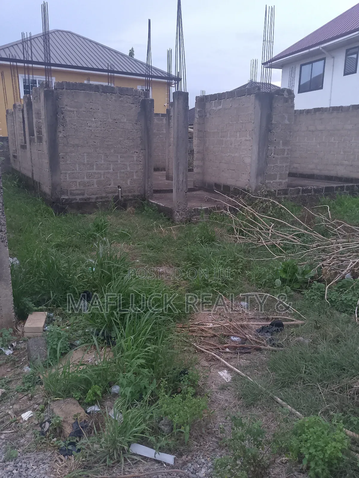 Land for Sale in Lake Side Estate