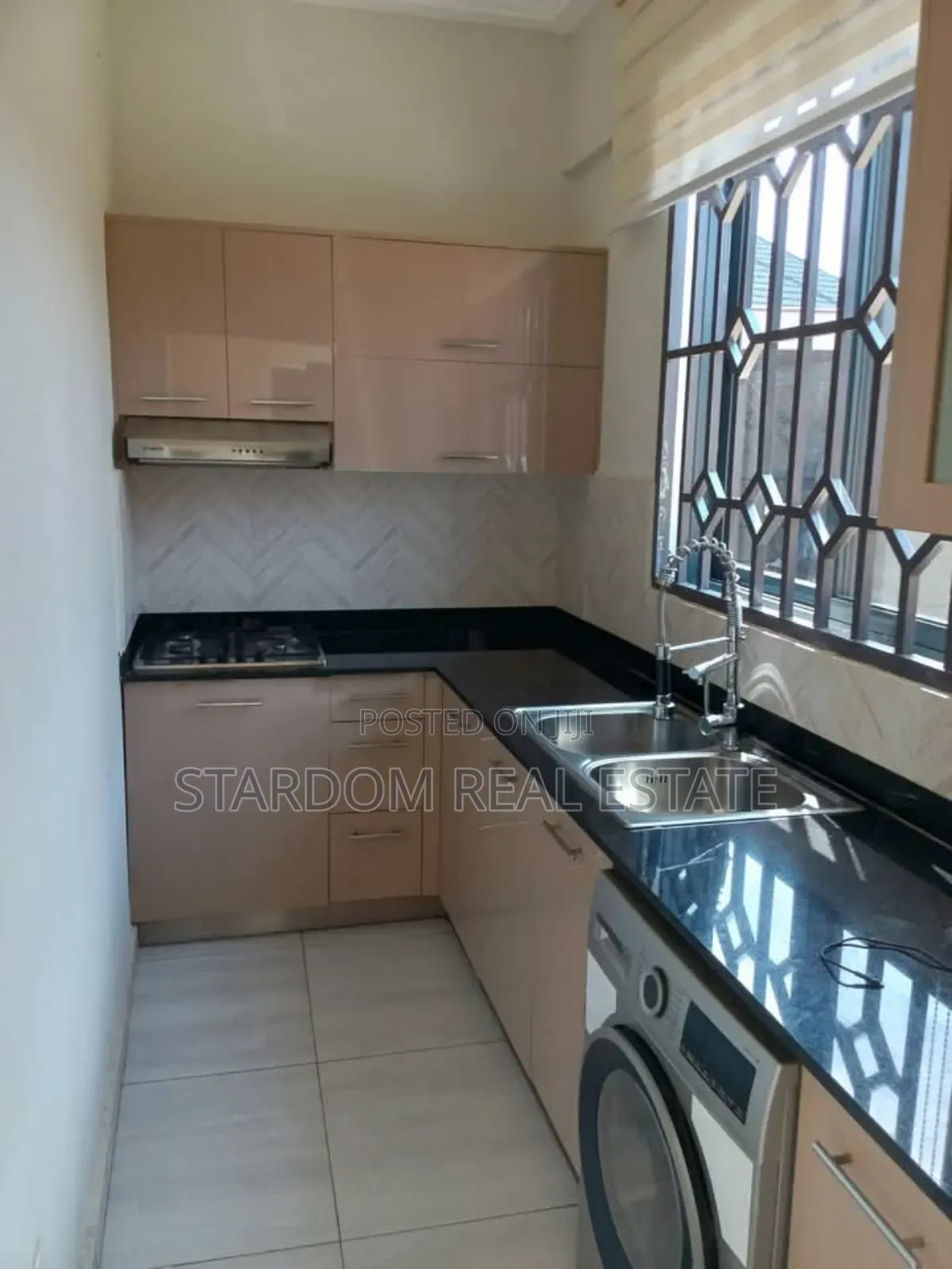 4bdrm Townhouse / Terrace in East Airport, Spintex for rent in Spintex