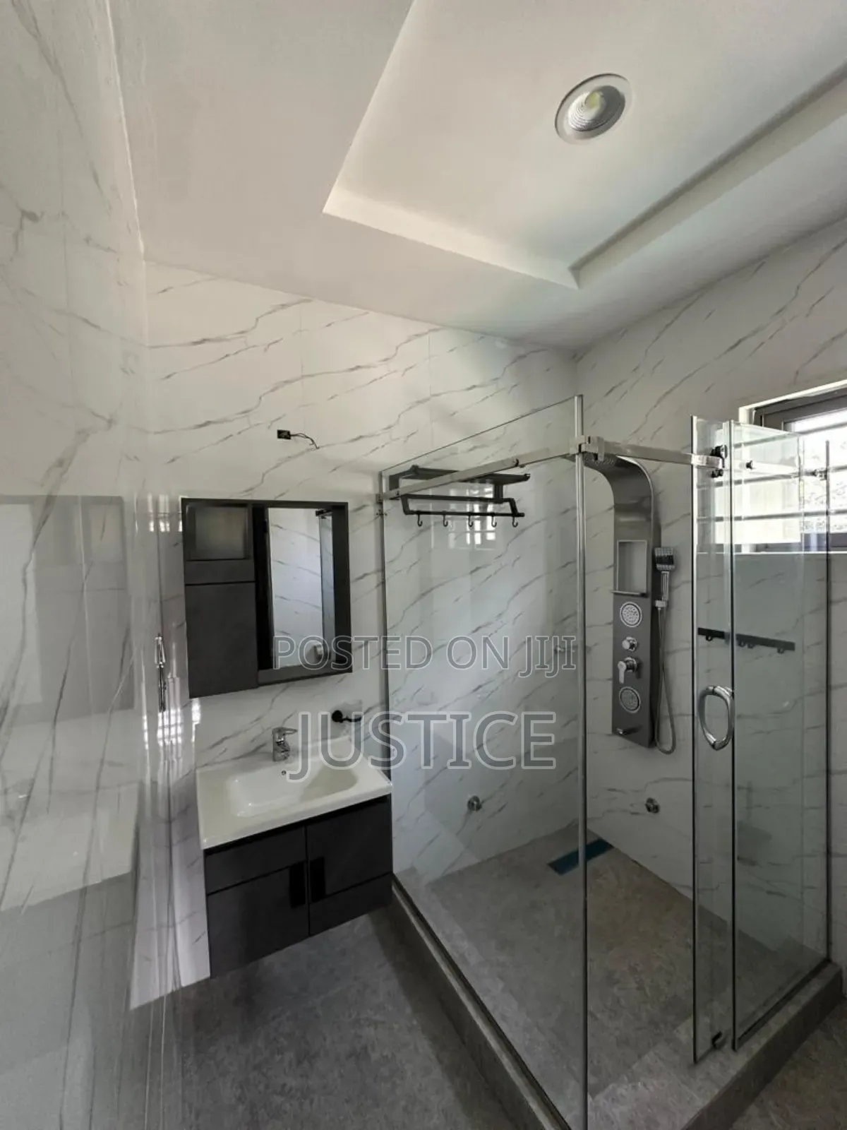 4bdrm House in West Legon, Police Station for sale in Police Station