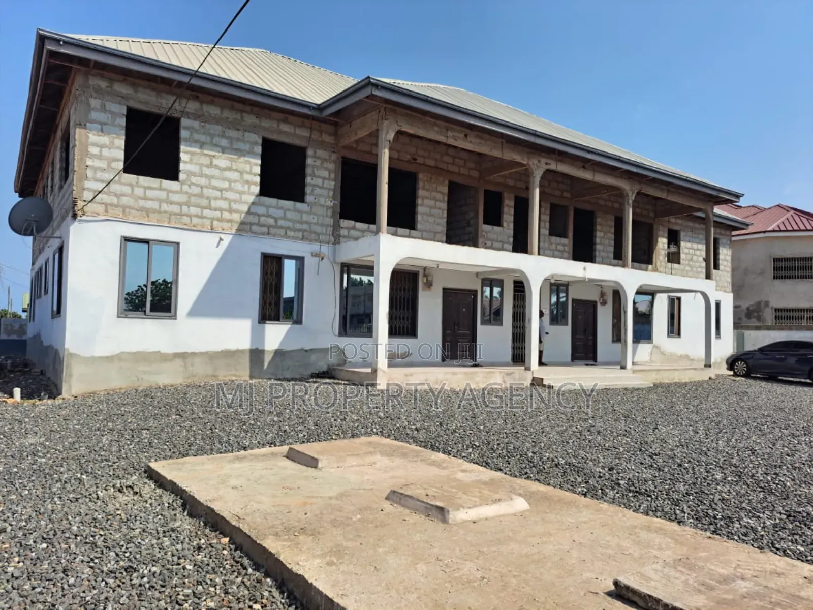 8bdrm Apartment in Dawhenya, Tema Metropolitan for sale in Tema Metropolitan