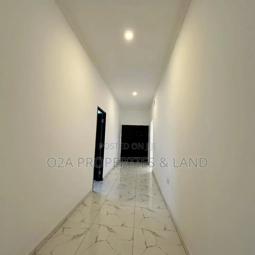 4bdrm House in Lakeside Estate, Overhead for sale in Overhead