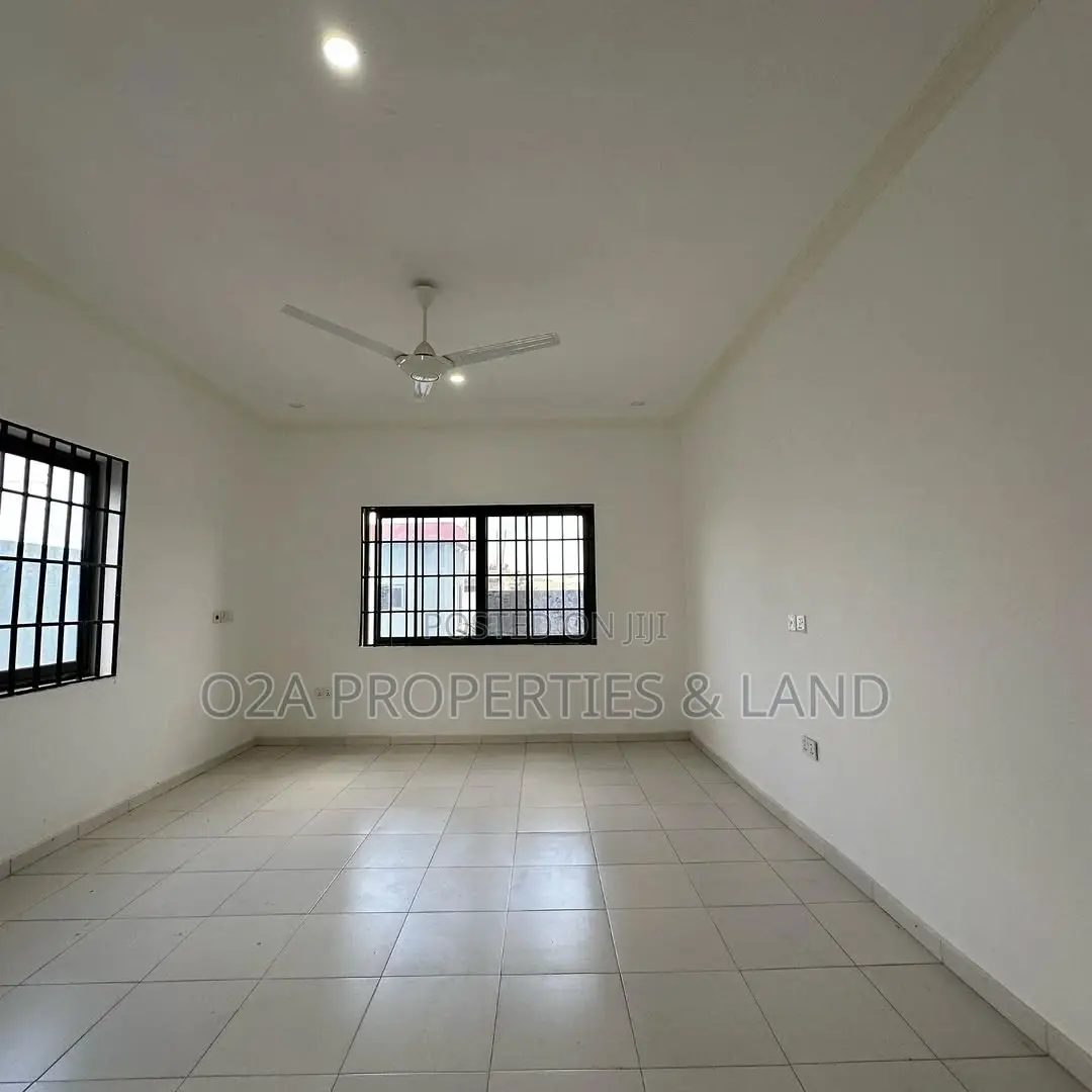 4bdrm House in Lakeside Estate, Overhead for sale in Overhead