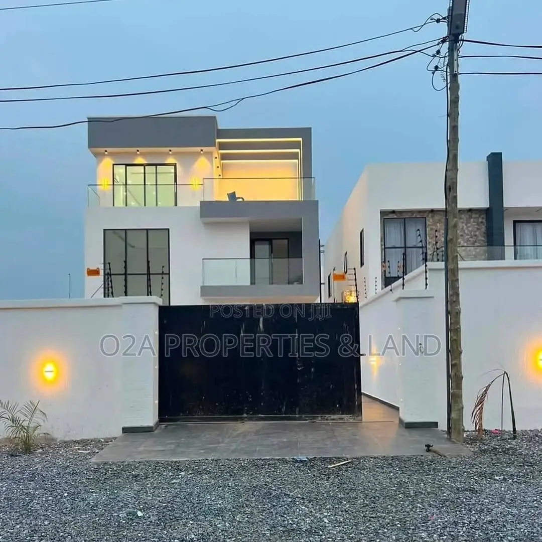 4bdrm House in Ashaley Botwe, Lake Side Estate for sale in Lake Side Estate