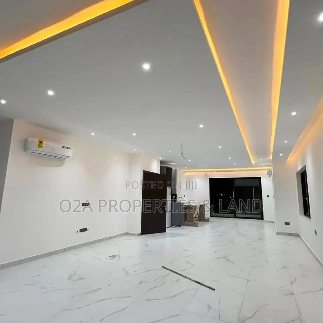 4bdrm House in Ashaley Botwe, Lake Side Estate for sale in Lake Side Estate