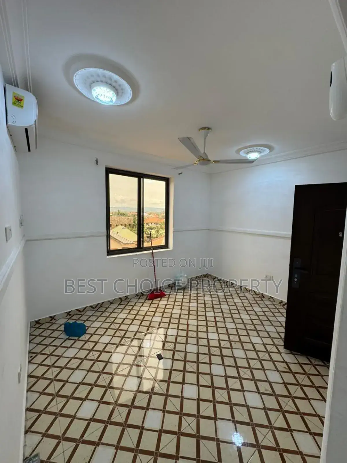 Chamber and Hall Sc Adenta Frahfrah in Frafraha