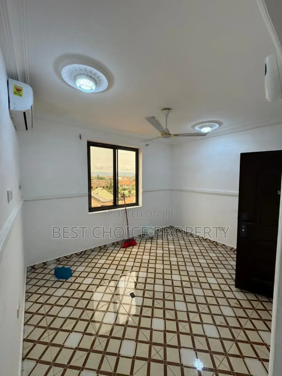 Chamber and Hall Sc Adenta Frahfrah in Frafraha