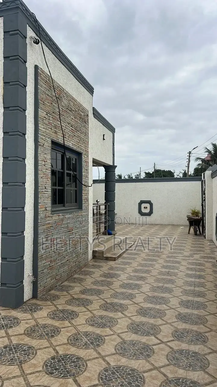 3bdrm House in Oyarifa for sale in Oyarifa