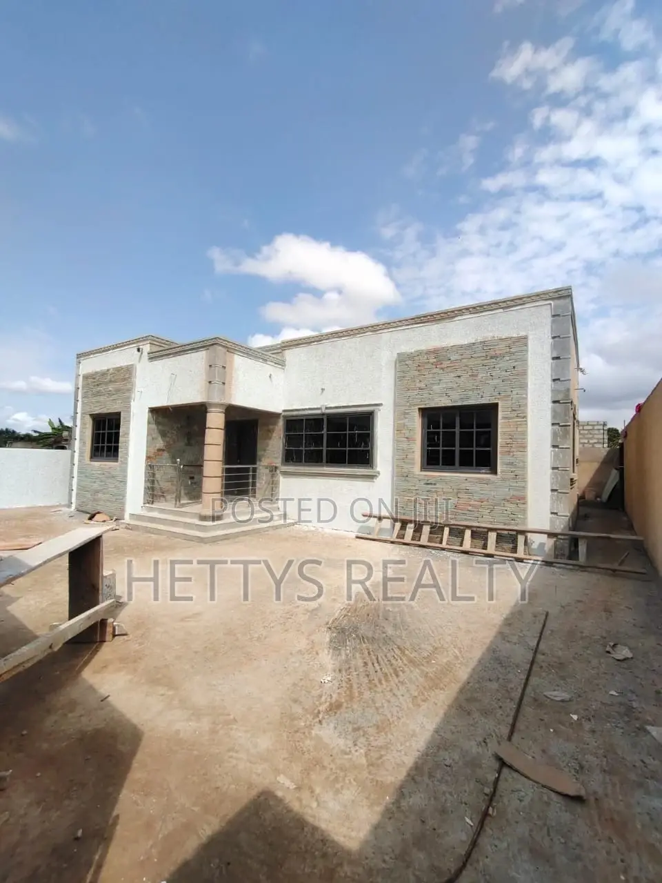3bdrm House in Oyarifa for sale in Oyarifa